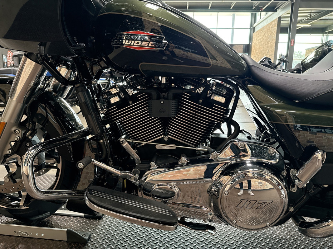 Road Glide®
