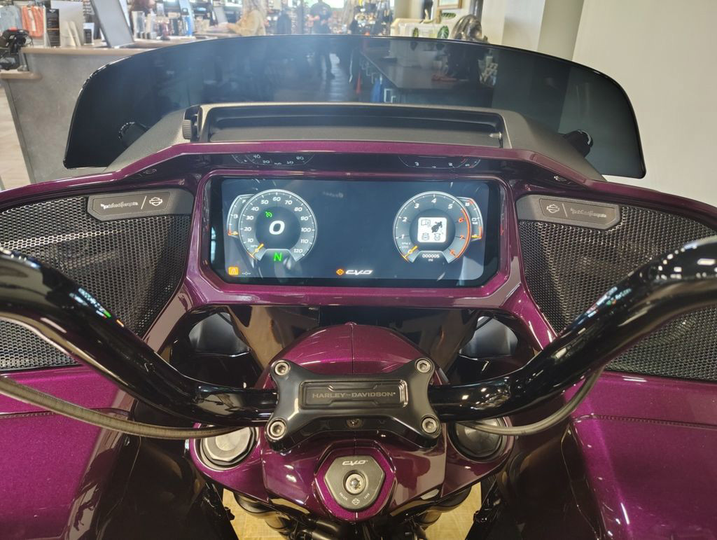 CVO® Road Glide®