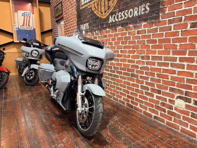 Street Glide® Limited