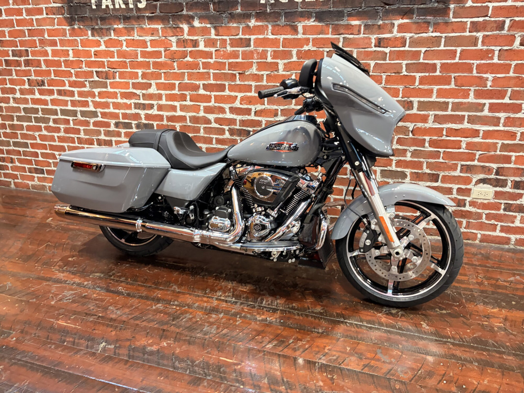 Street Glide®
