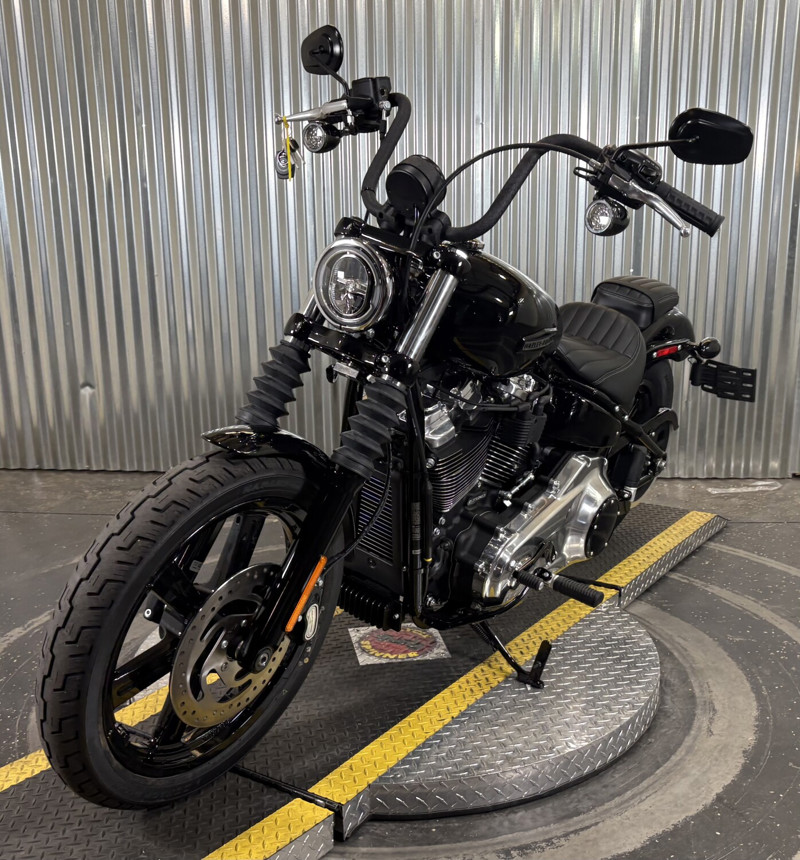 Street Bob®
