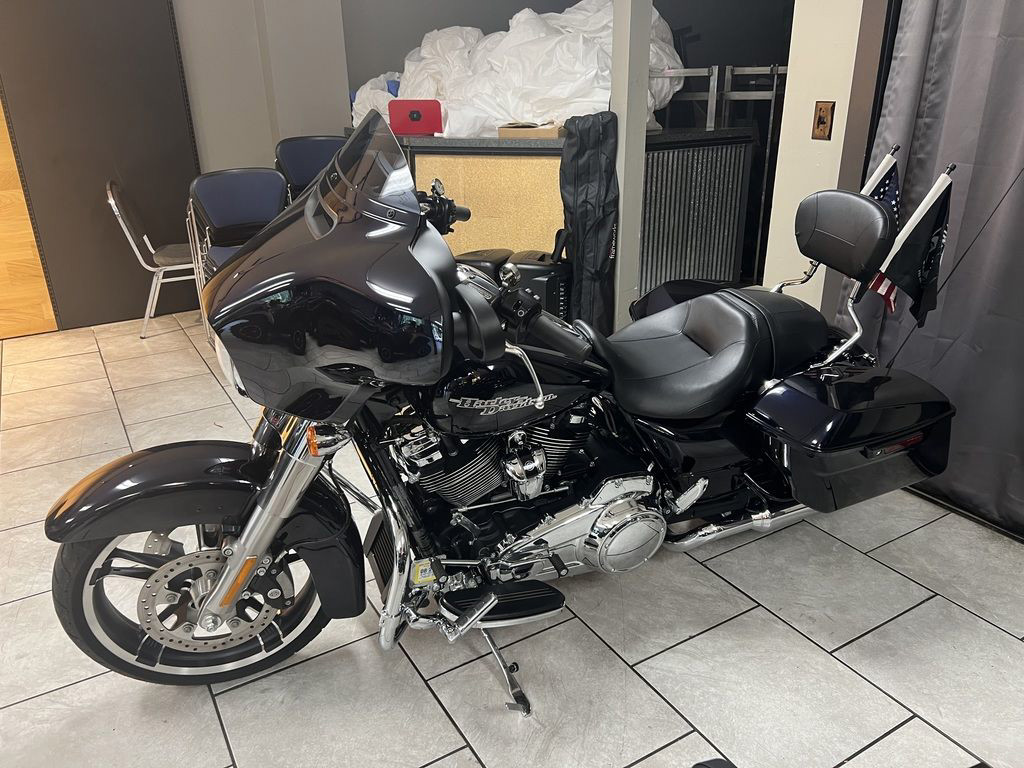 Street Glide®