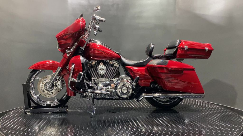 CVO® Street Glide®