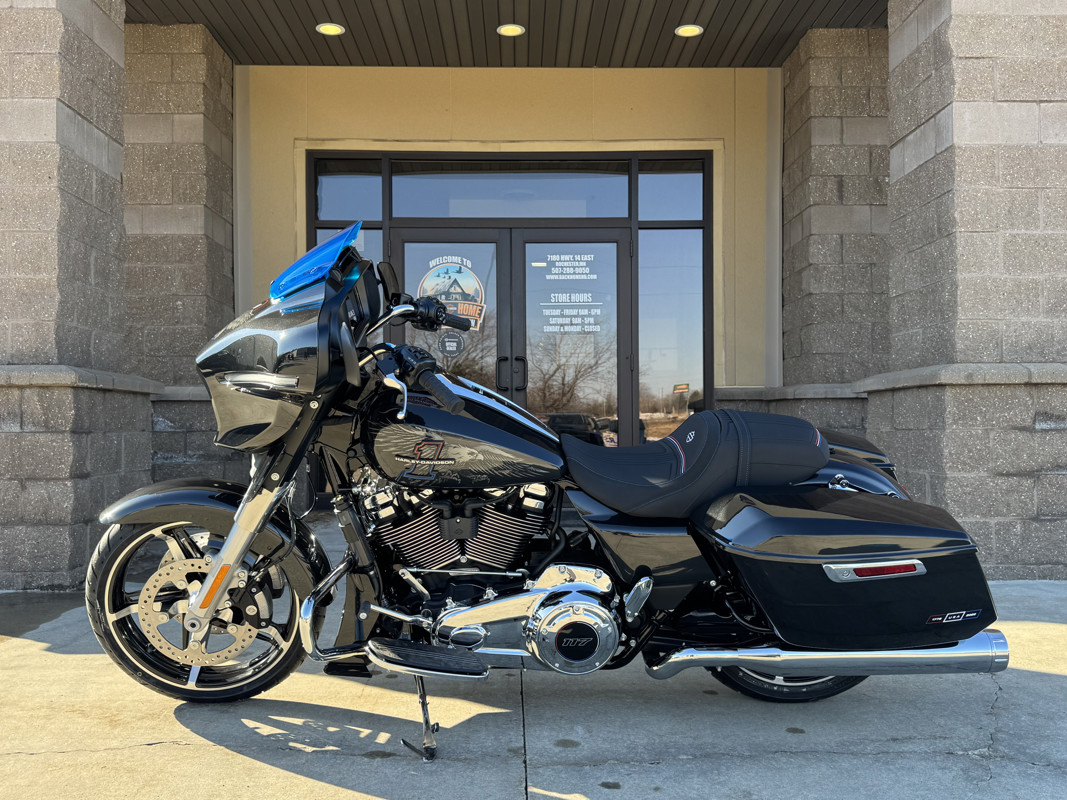 Street Glide®