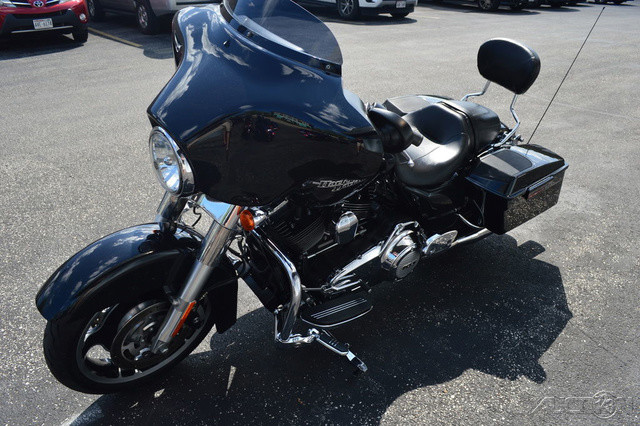 Street Glide®