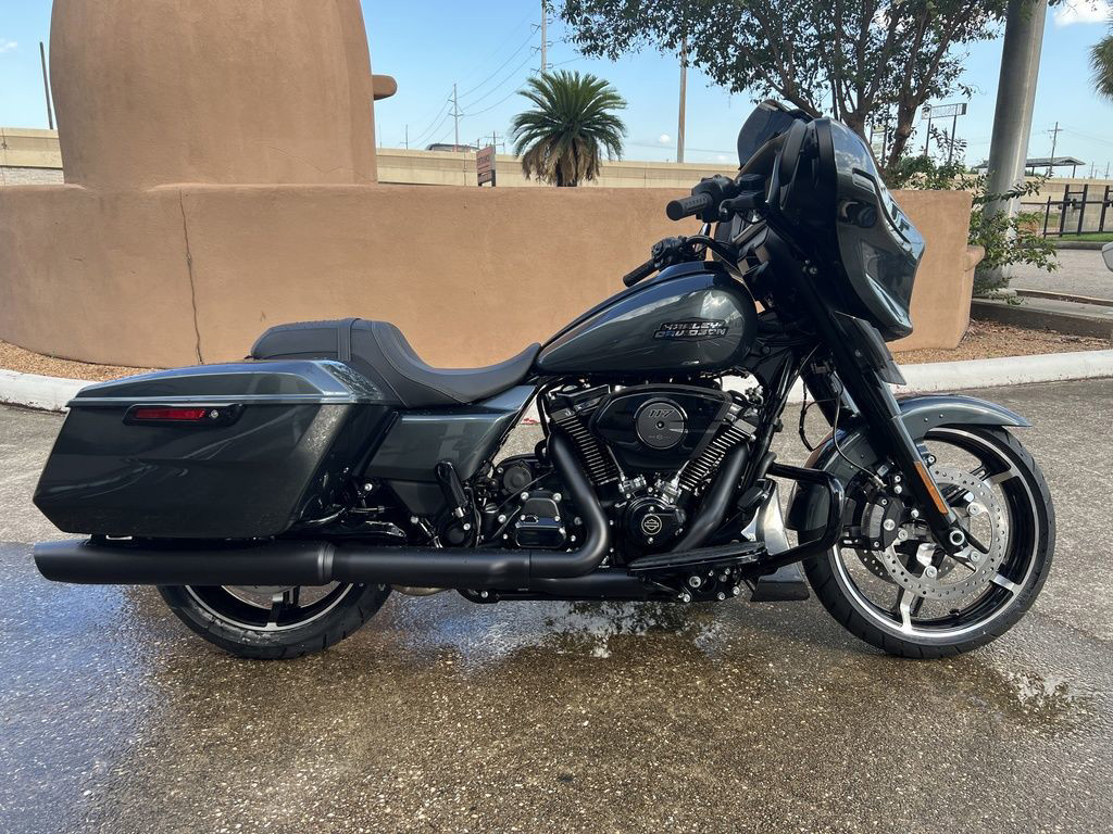 Street Glide®