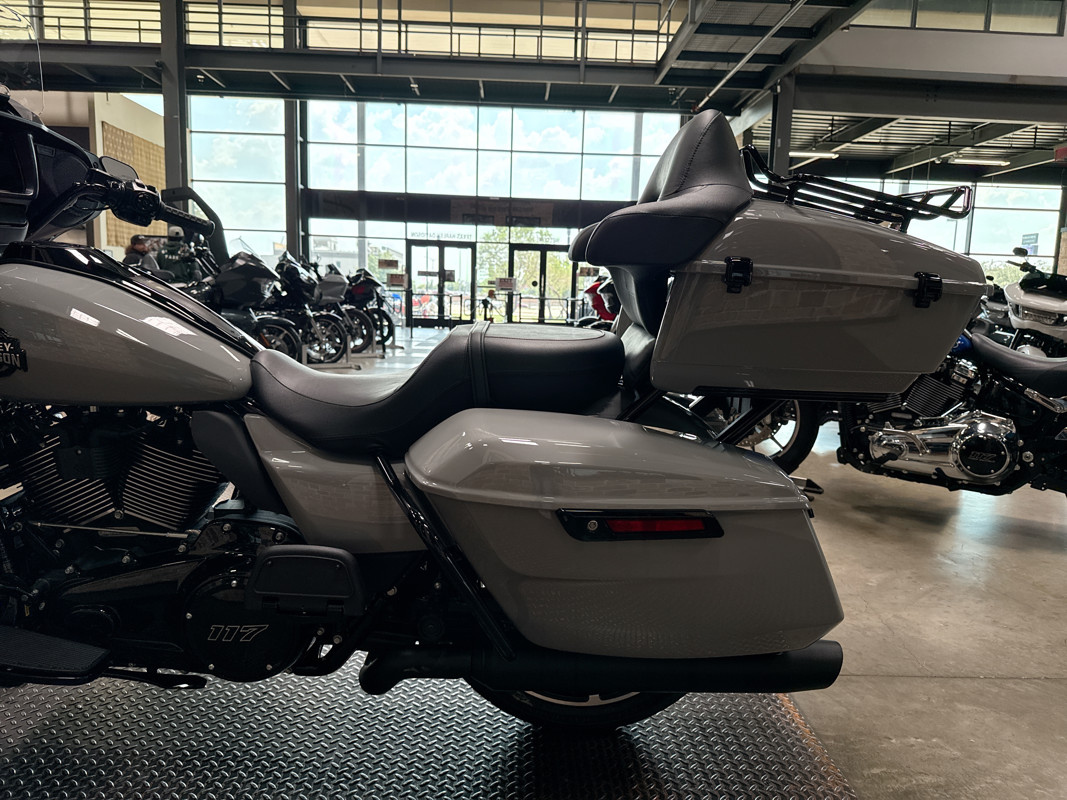 Street Glide® Ultra
