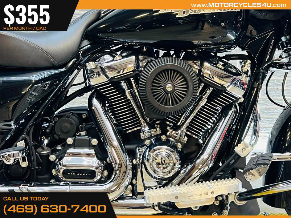 Street Glide®
