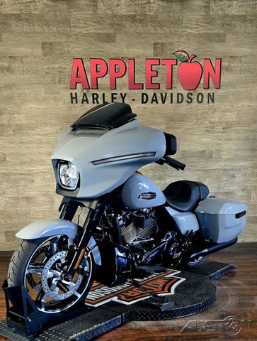 Street Glide®