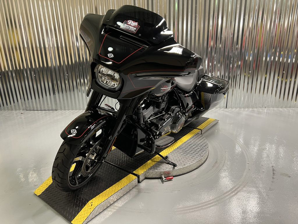 Street Glide®