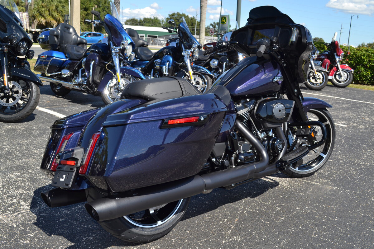 Street Glide®