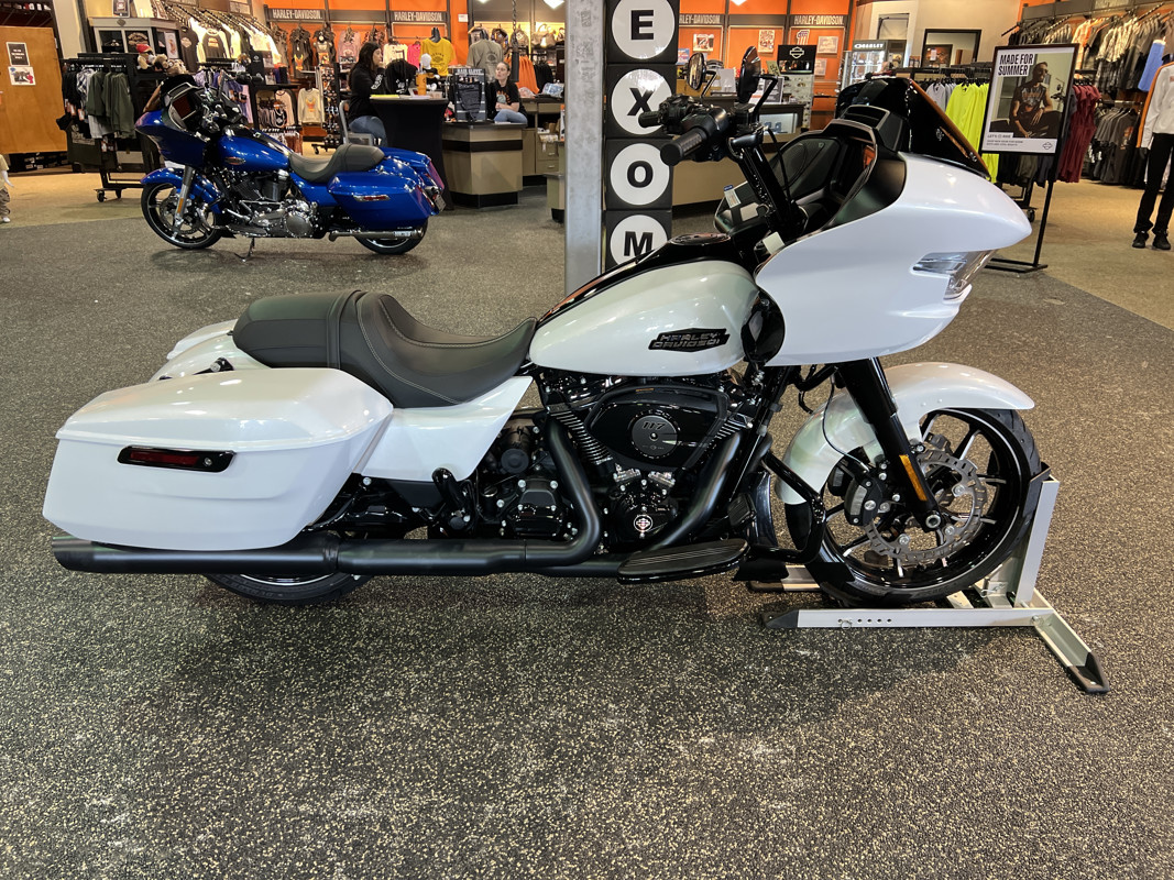 Road Glide®