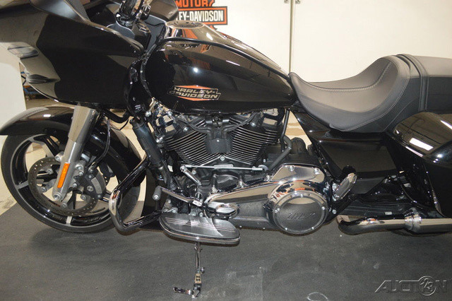 Road Glide®