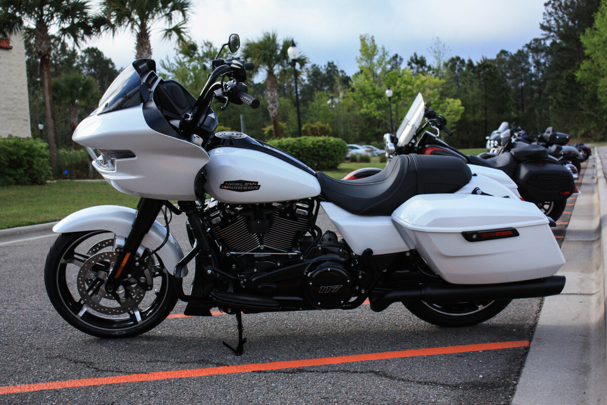 Road Glide®