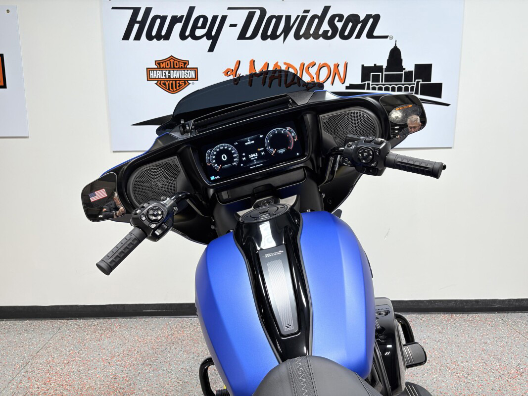 Street Glide®