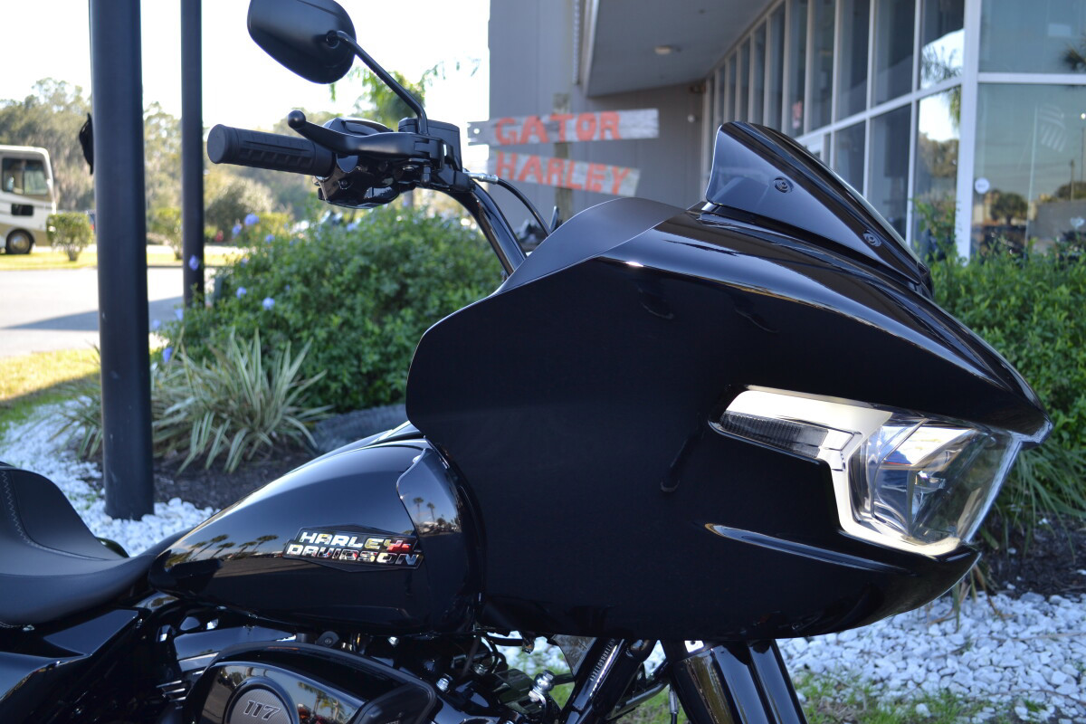 Road Glide®