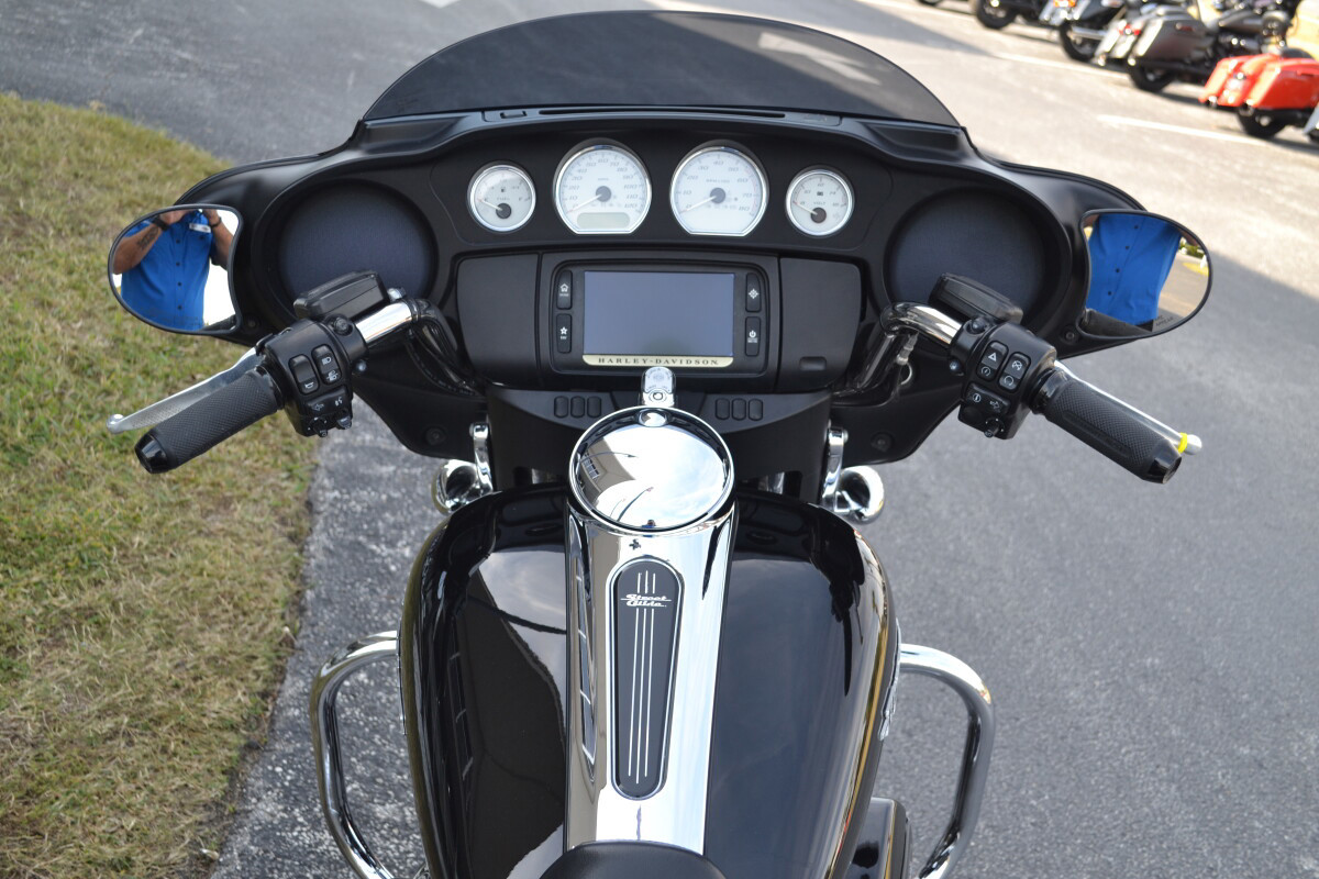Street Glide®