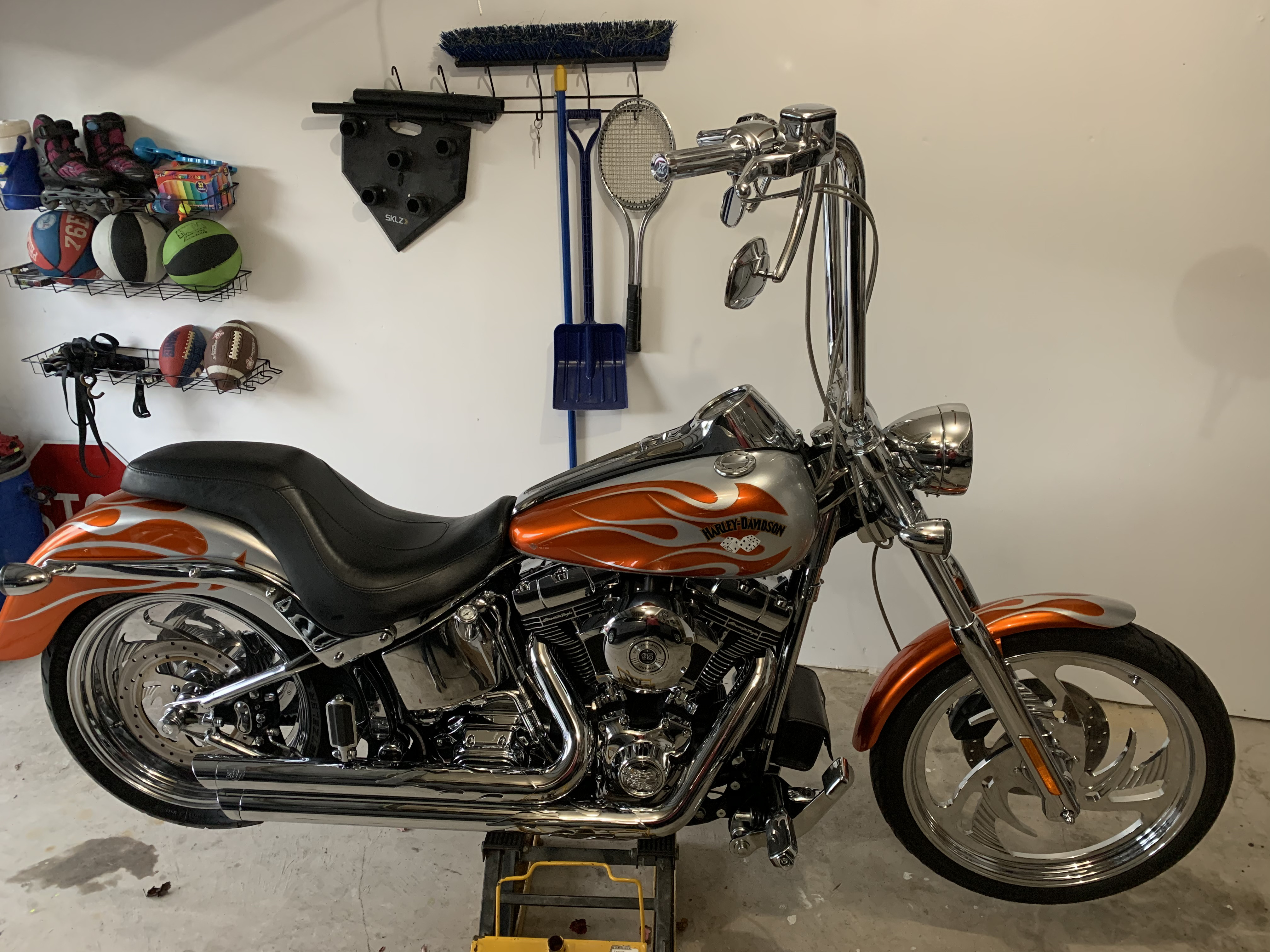 ミニカー HARLEY-DAVIDSON 2004 SOFTAIL DEUCE 1/10 Harley-Davidson - Series 3 Softail Deuce (2004, 1:10) - Toy