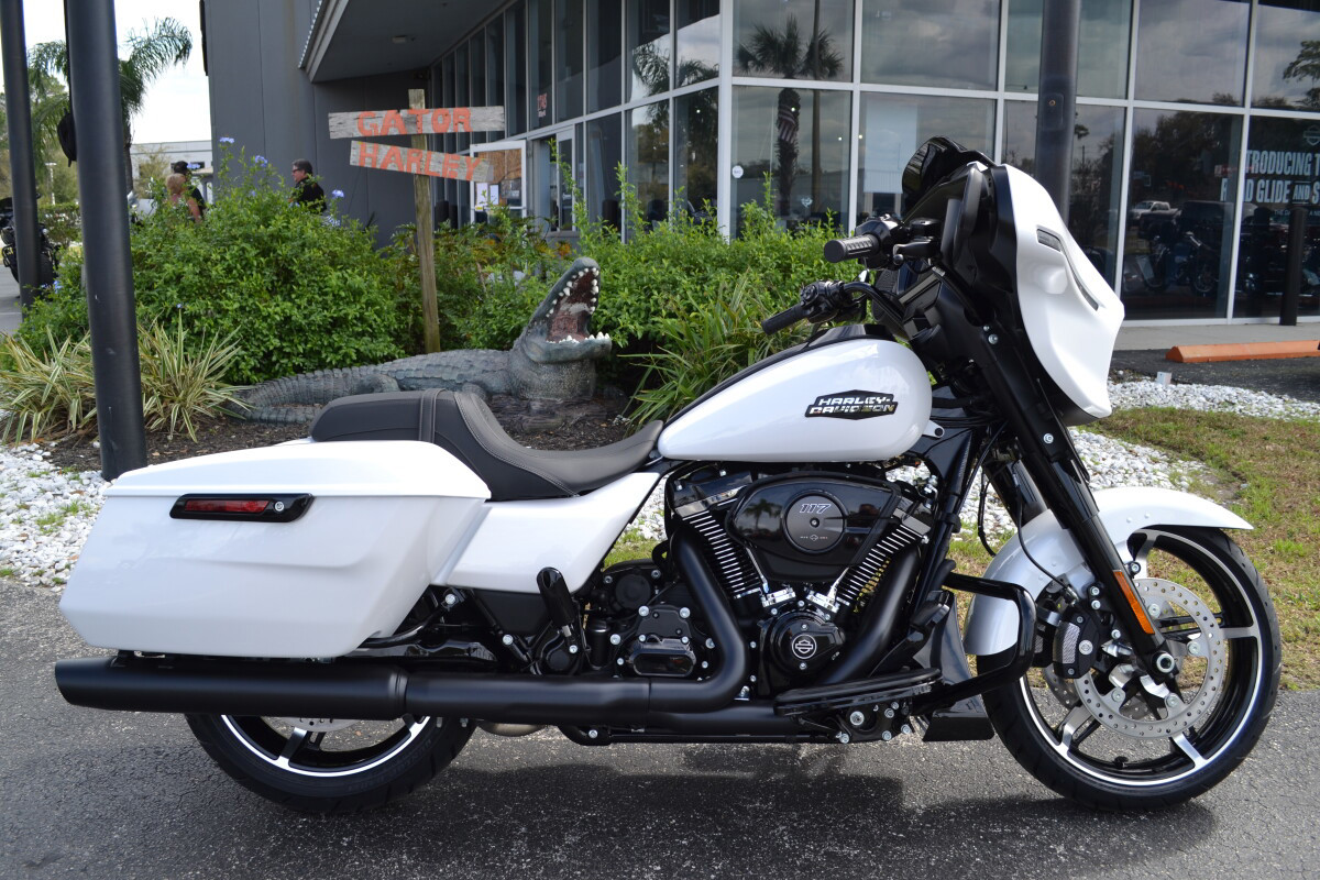 Street Glide®