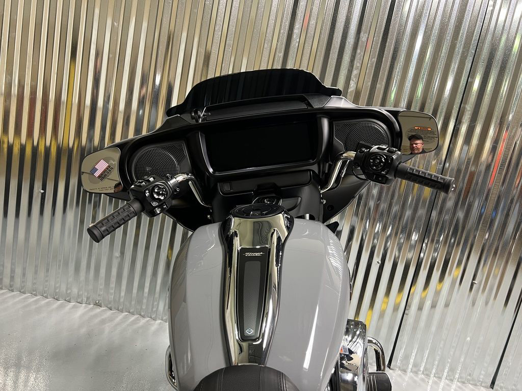 Street Glide®