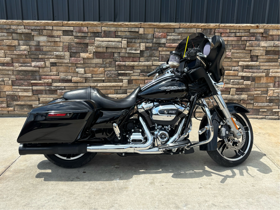 Street Glide®