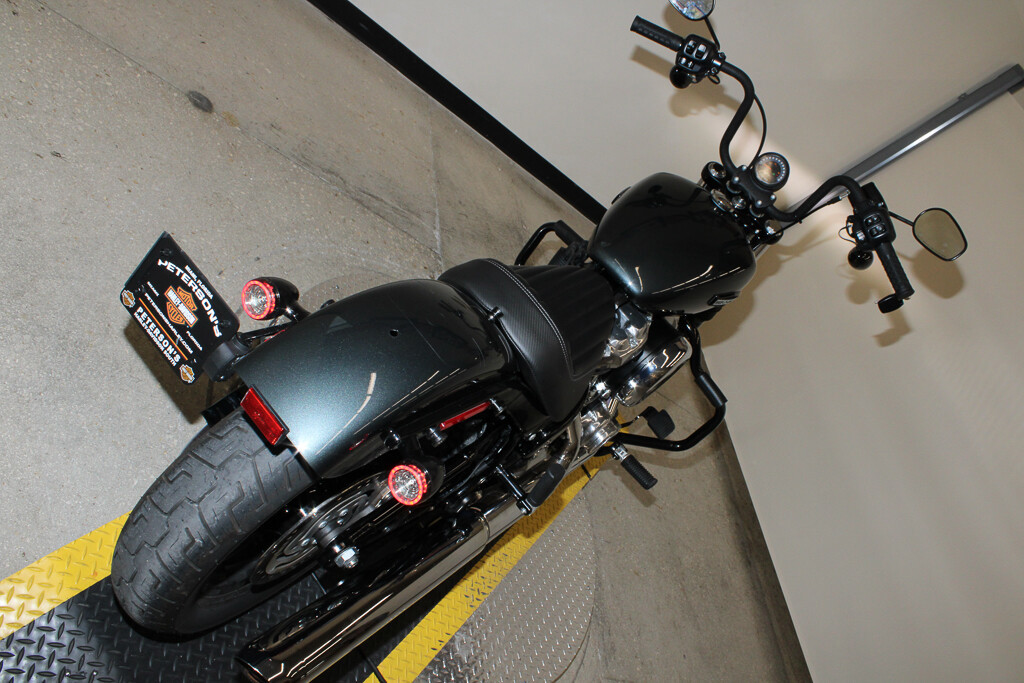Street Bob®