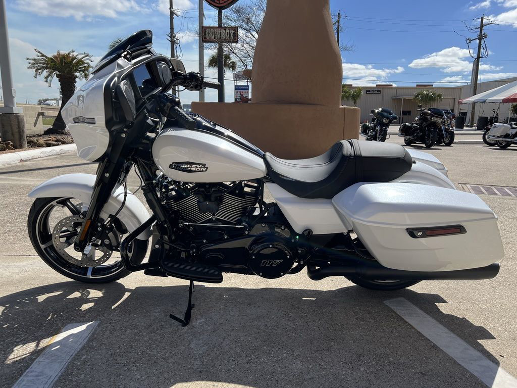 Street Glide®