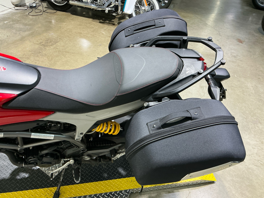 Hyperstrada