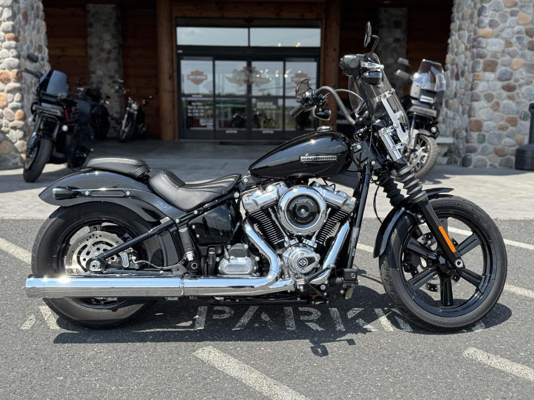 Street Bob®