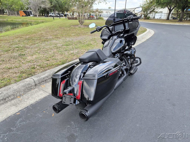 Road Glide®