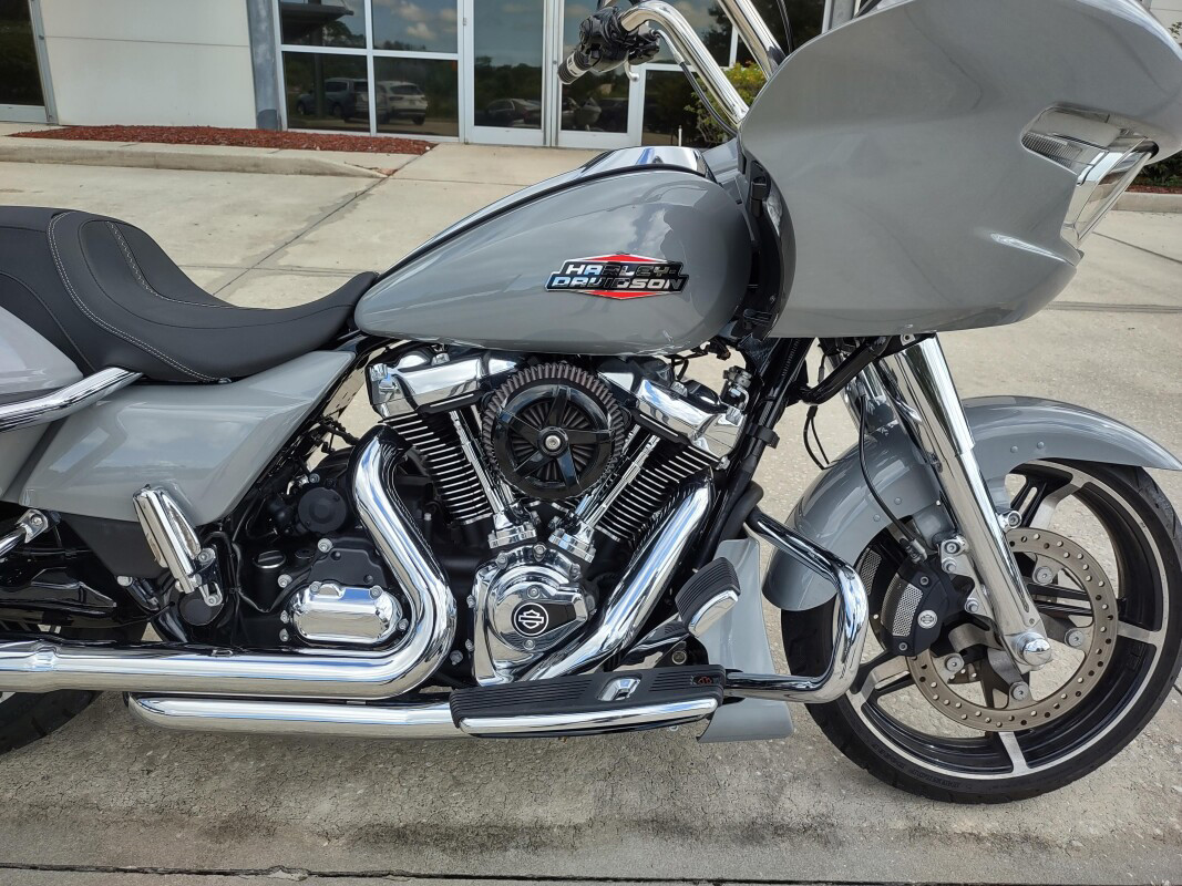 Road Glide®