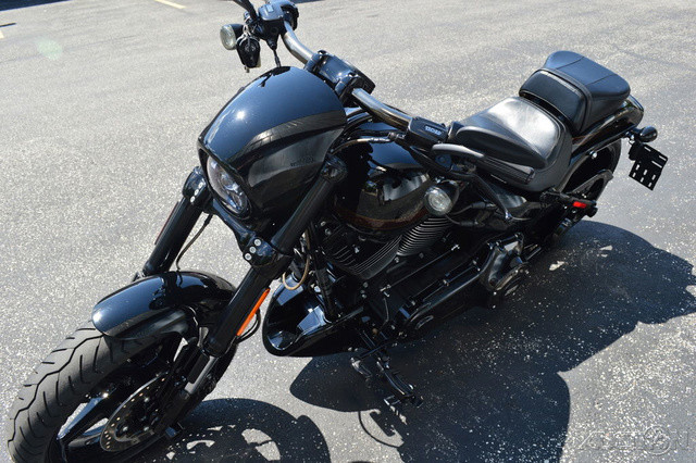 CVO® Pro Street Breakout®