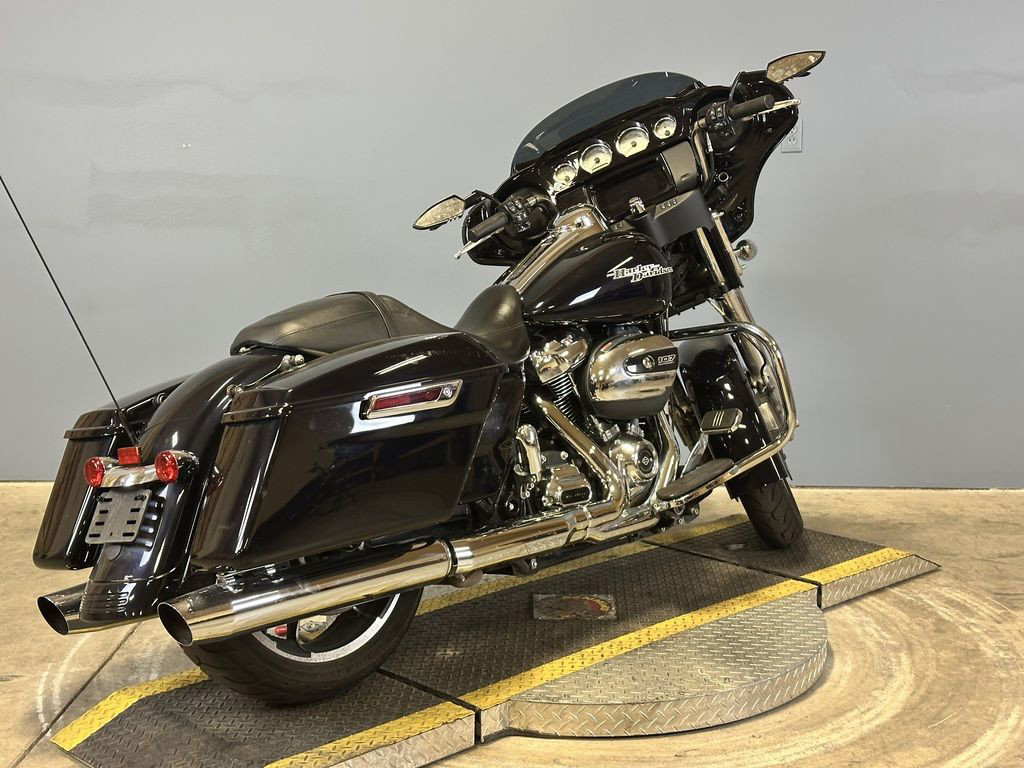 Street Glide®
