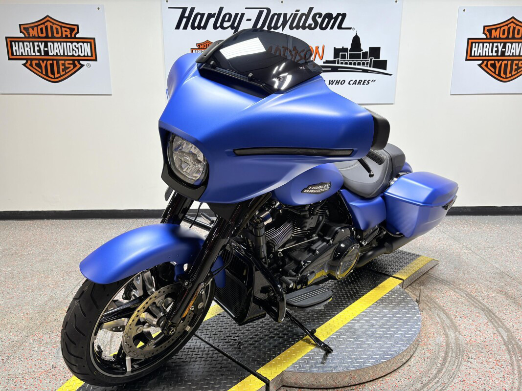 Street Glide®