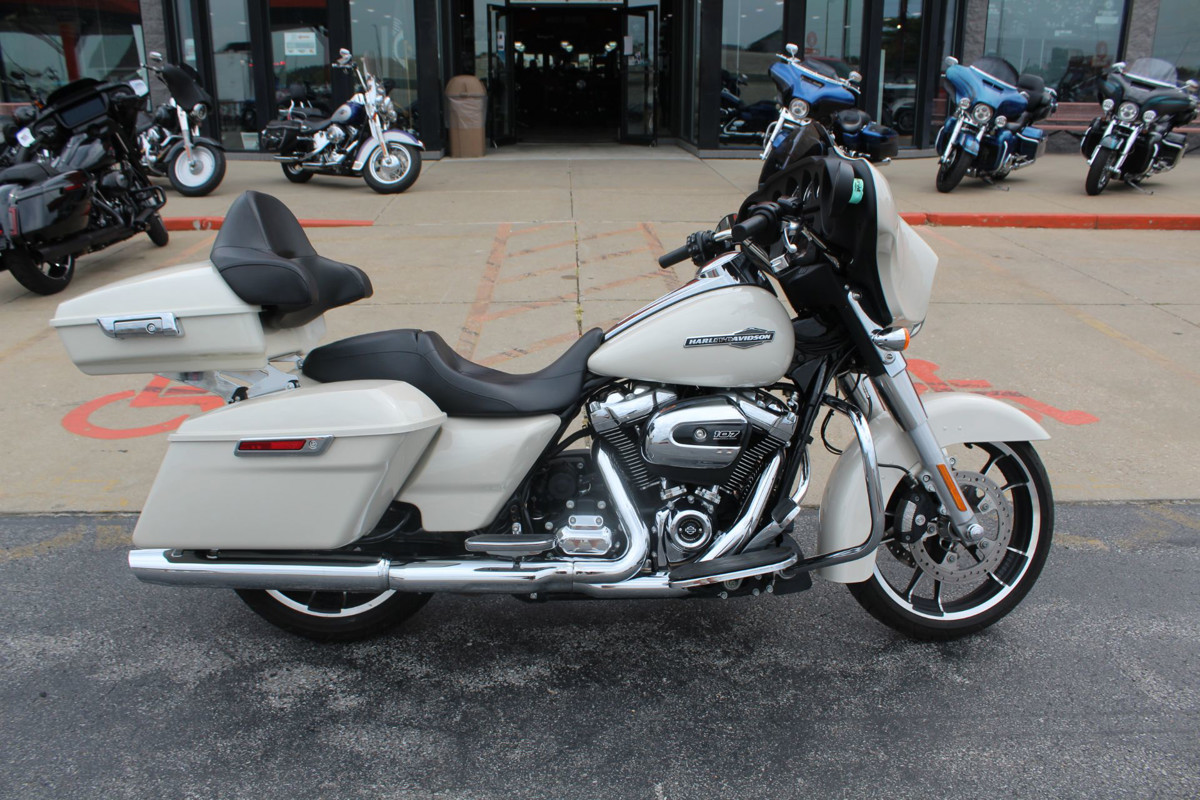 Street Glide®