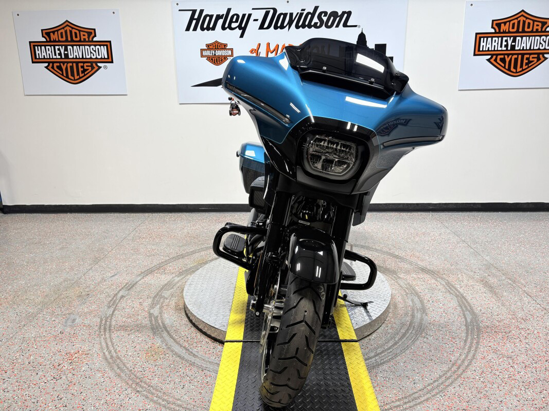 Street Glide®