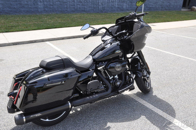 Road Glide®