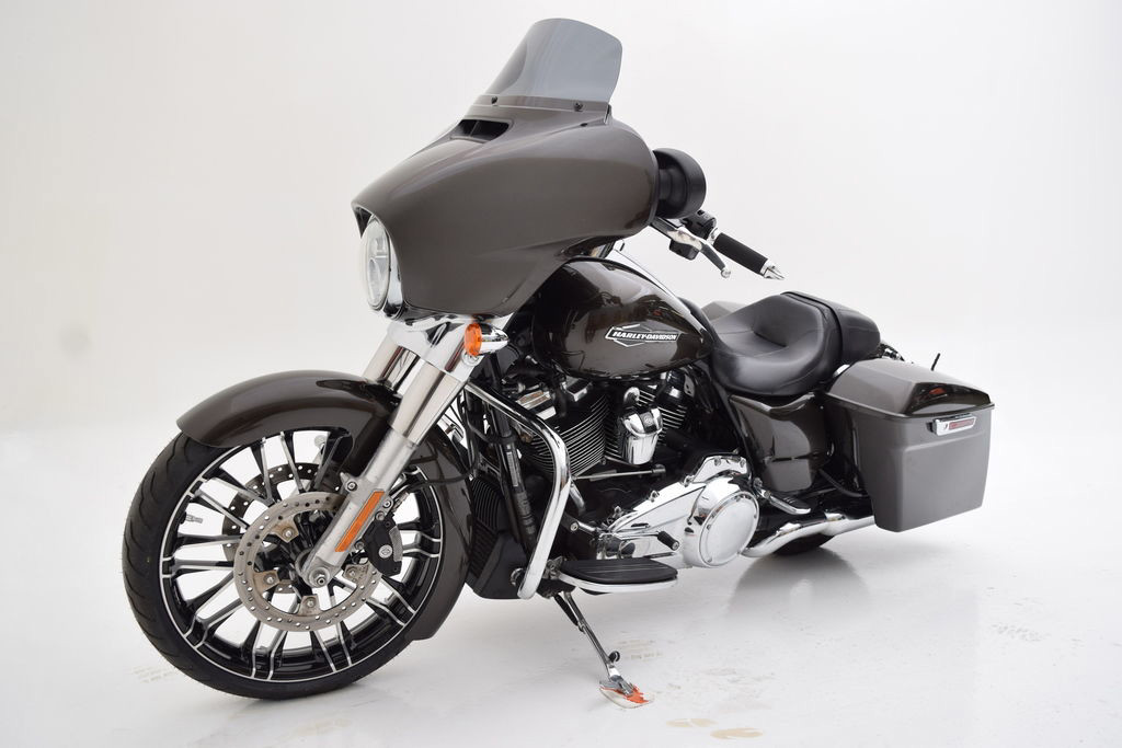 Street Glide®