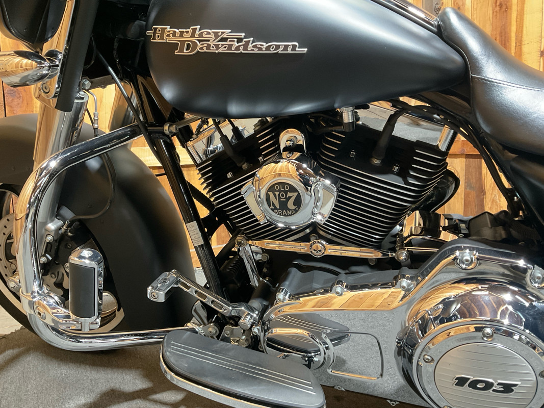 Street Glide®