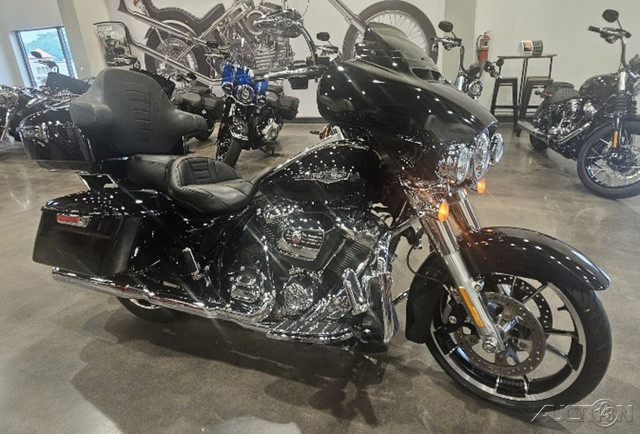 Street Glide®