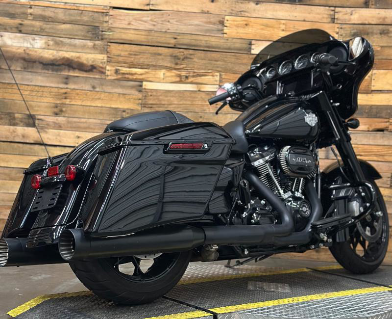Street Glide®