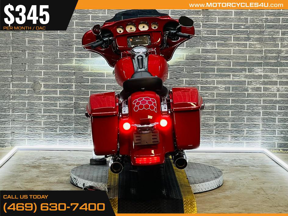 Street Glide®