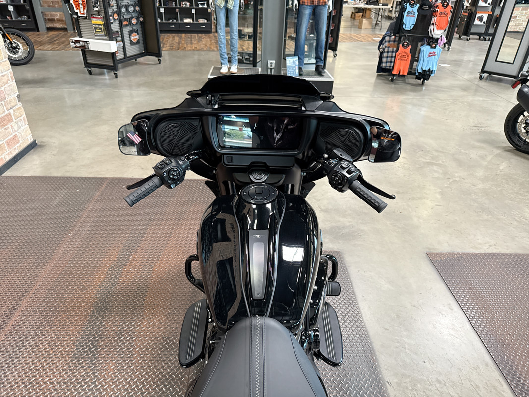 Street Glide®