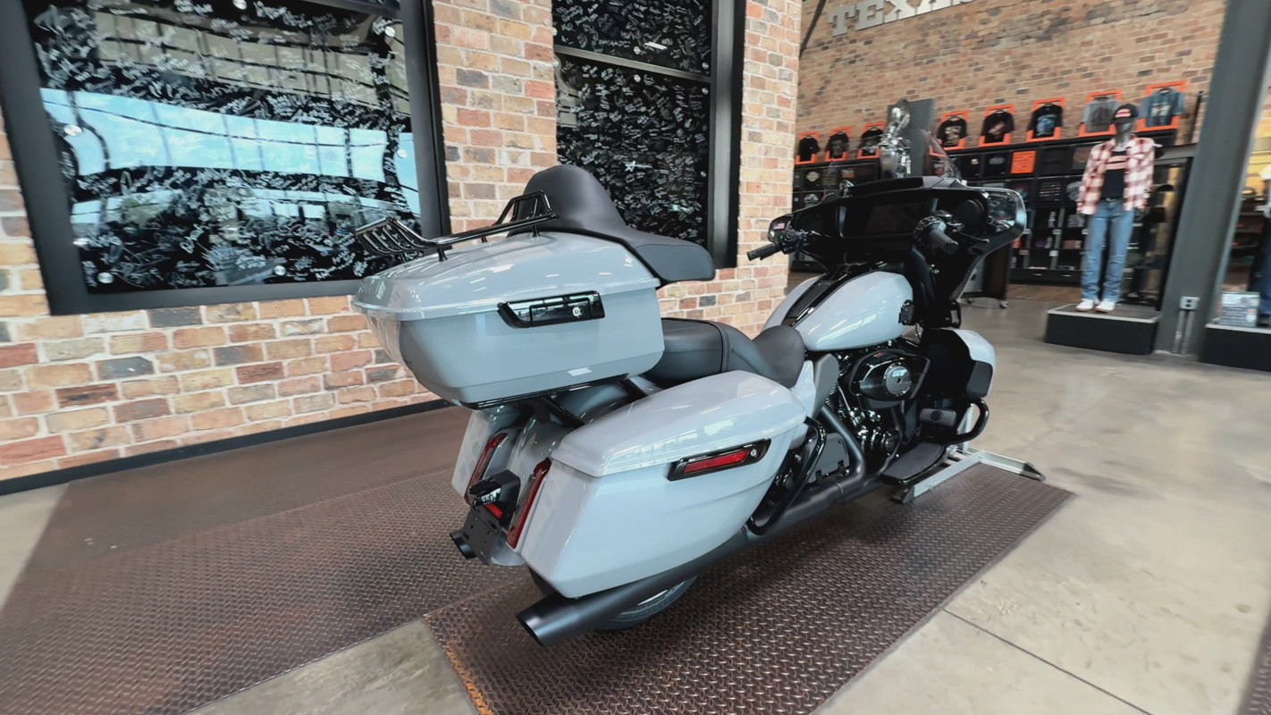 Street Glide® Ultra