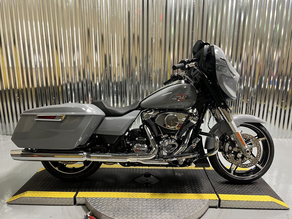 Street Glide®