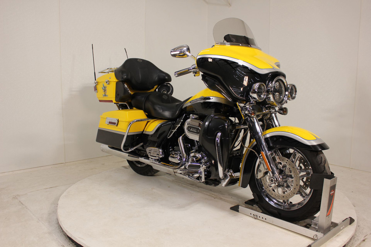 CVO® Ultra Classic® Electra Glide®