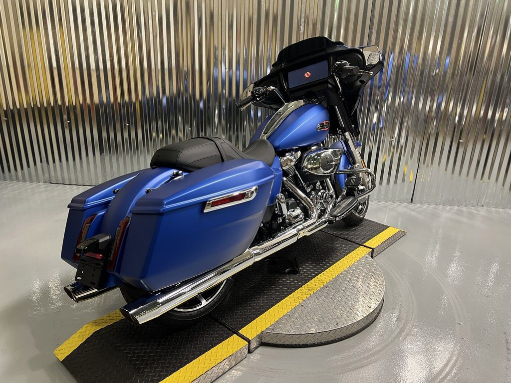 Street Glide®