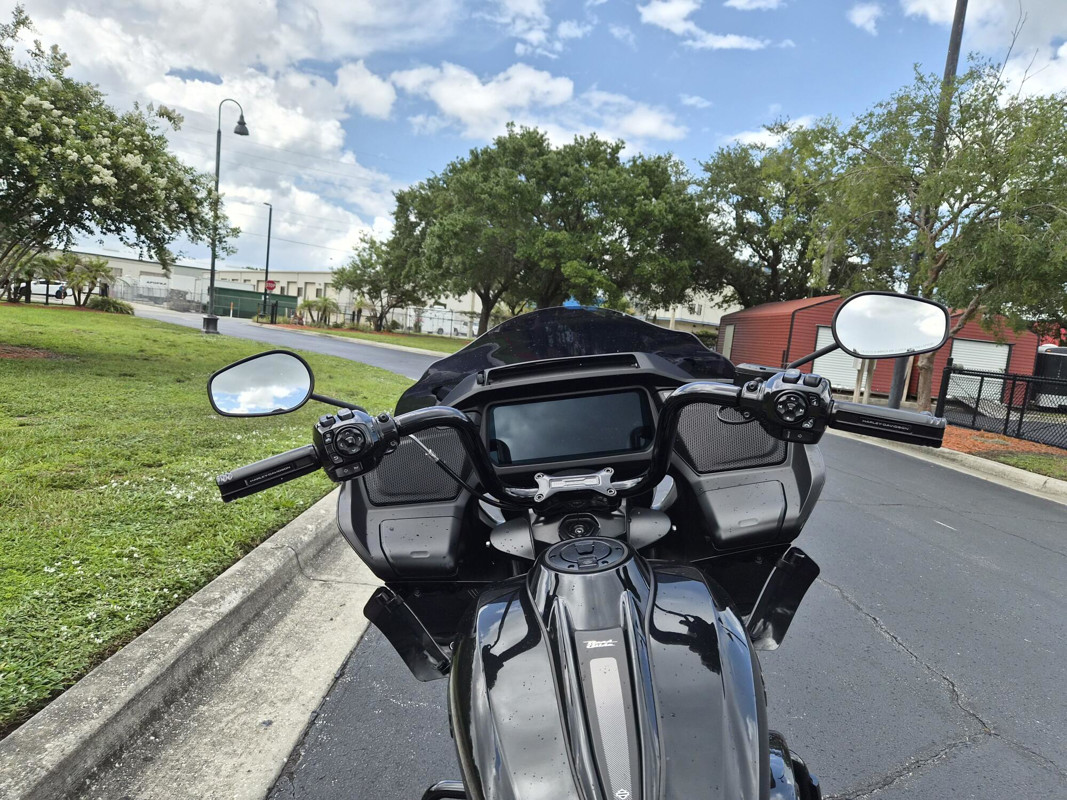 Road Glide®