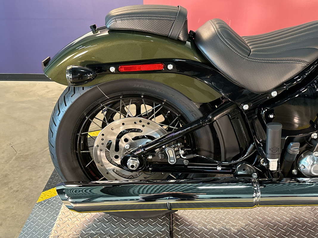 Street Bob®