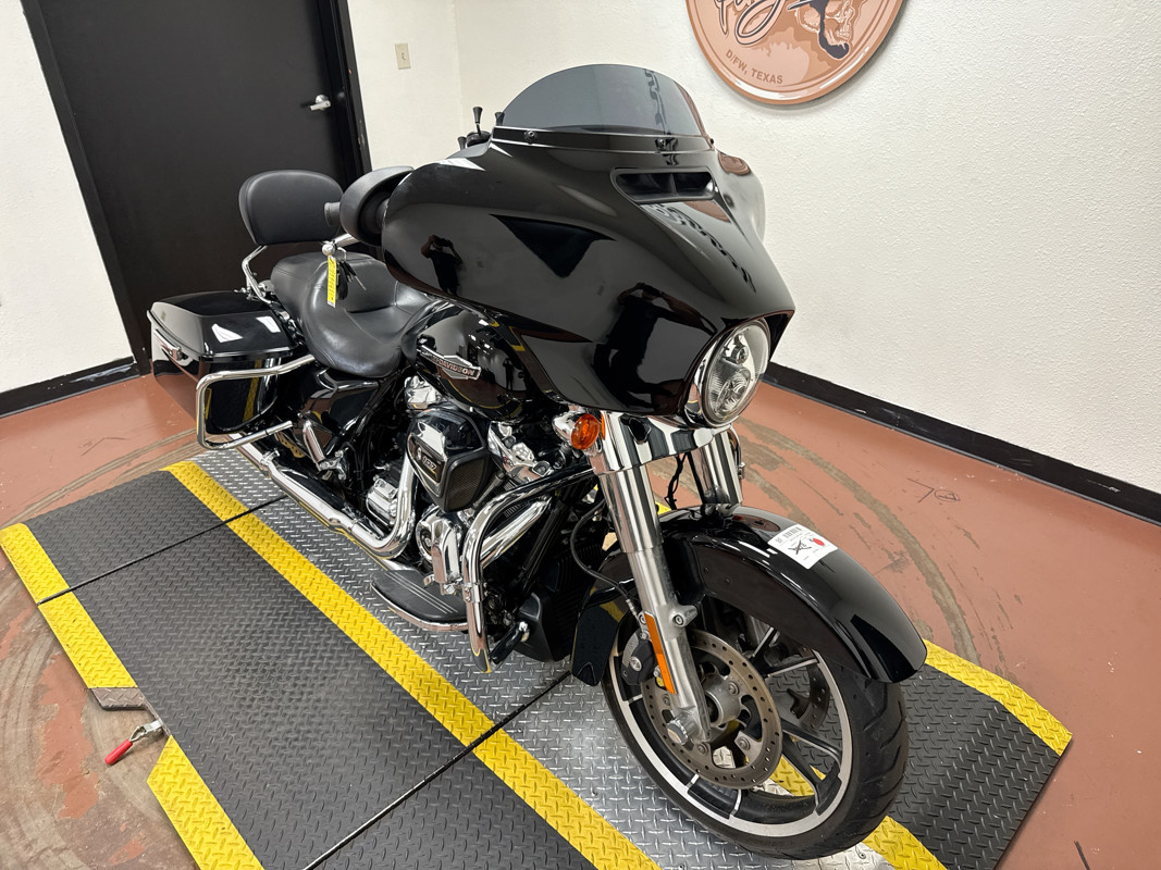 Street Glide®